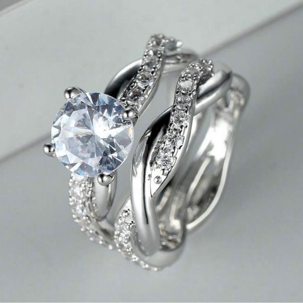 Elegant Sterling  Silver Ring Infinite Twist Women's Ring With Simulated Diamond